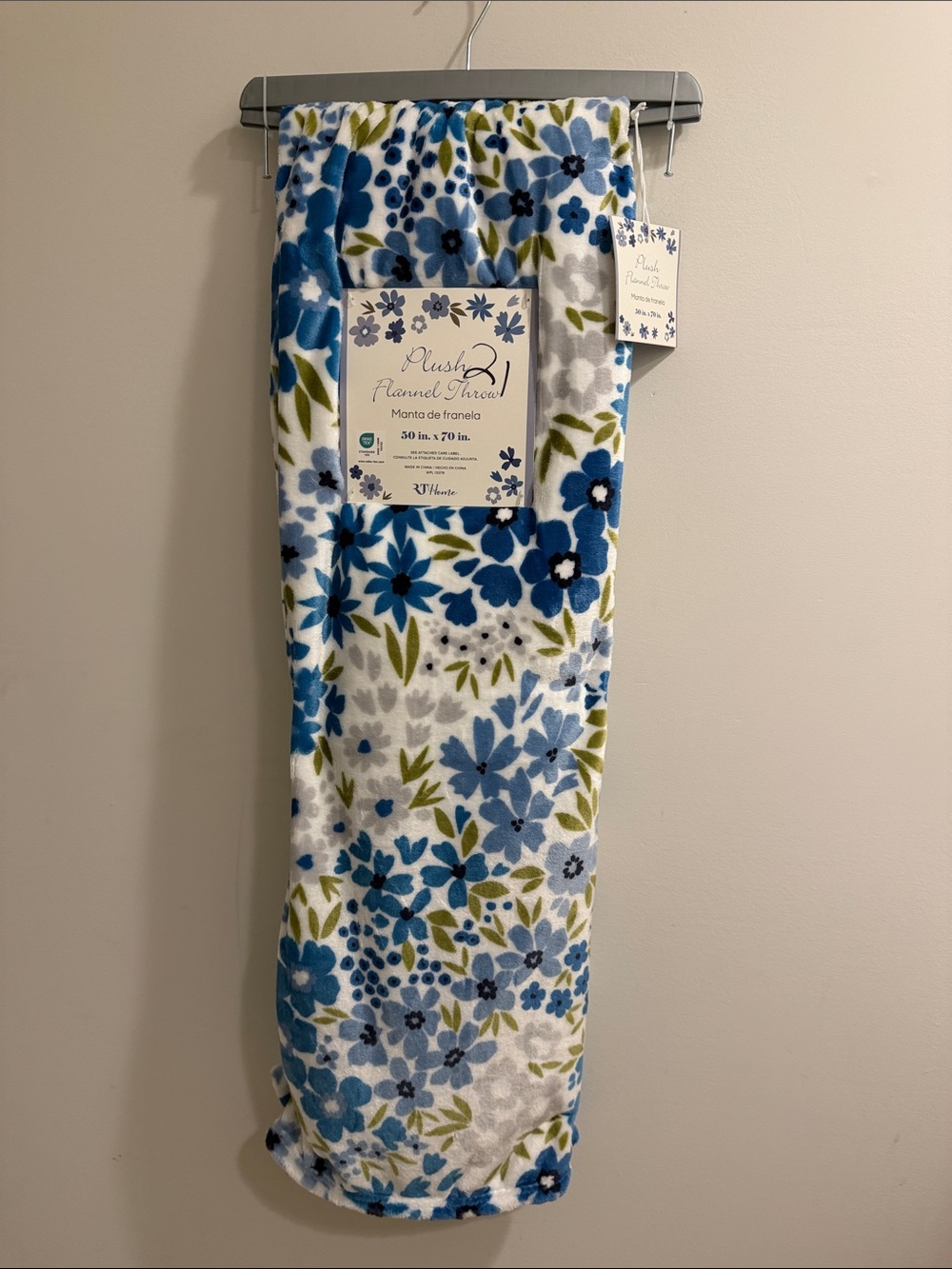 Lush Blue and White Floral Plush Throw